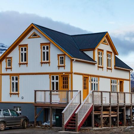 Apartamento Undiraldan - Steinholt, Old Music School Seyðisfjörður Exterior foto