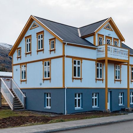 Apartamento Undiraldan - Steinholt, Old Music School Seyðisfjörður Exterior foto